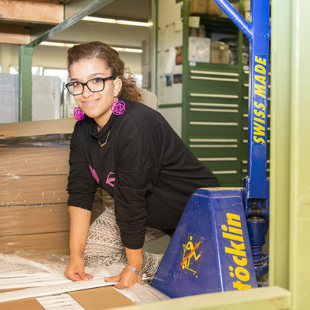 AuftragArbeit Selbstverständlich lagern wir Ihr Material auch gerne ein oder besorgen auf Wunsch das optimale Verpackungsmaterial. 