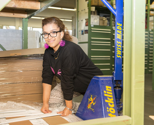 AuftragArbeit Selbstverständlich lagern wir Ihr Material auch gerne ein oder besorgen auf Wunsch das optimale Verpackungsmaterial. 