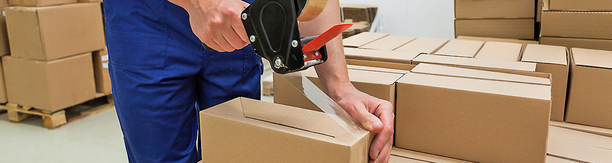 AuftragArbeit unsere Werkstätten übernehmen für gewerbliche Kunden die Verpackung von Drucksachen. 